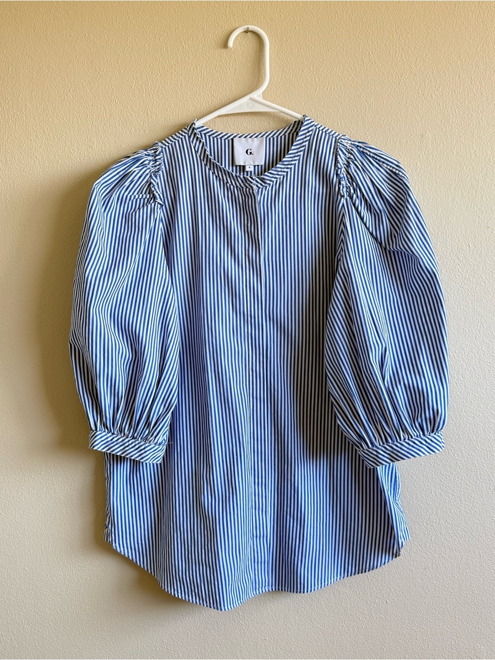 G Label Striped Puff Ruffle Blouse - Picture 2 of 11